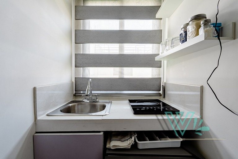 You travel alone? Small Private Suite Perfect Location