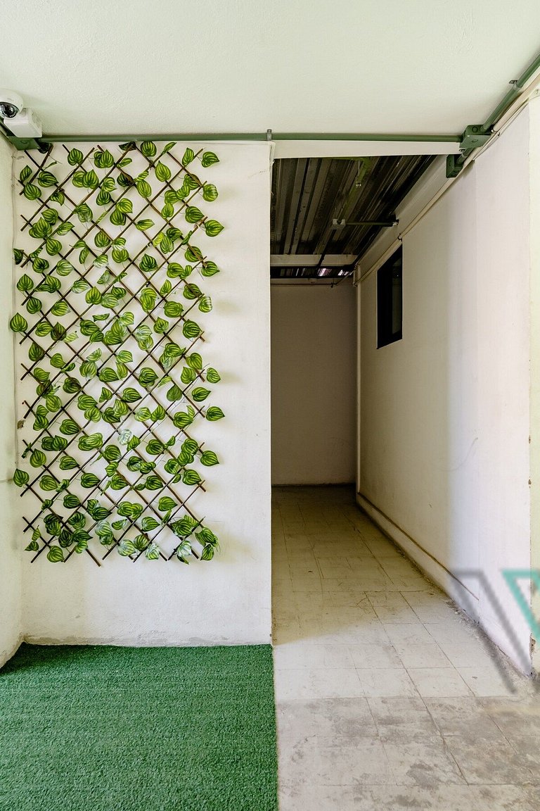 You travel alone? Small Private Suite Perfect Location