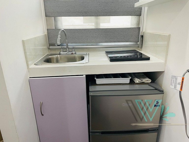 You travel alone? Small Private Suite Perfect Location