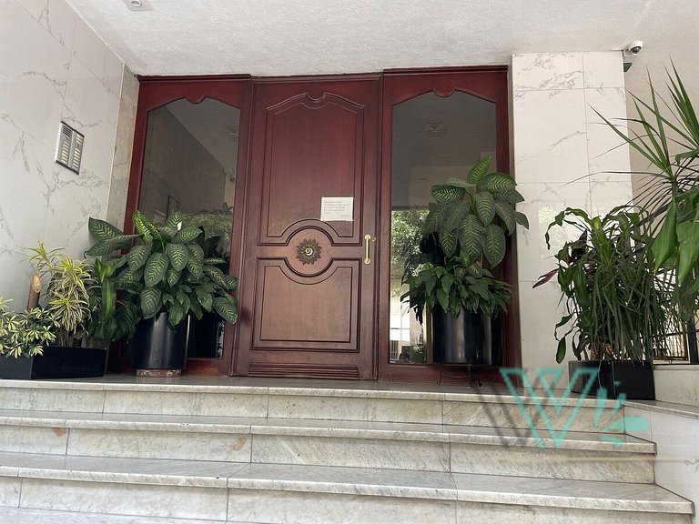 You travel alone? Small Private Suite Perfect Location